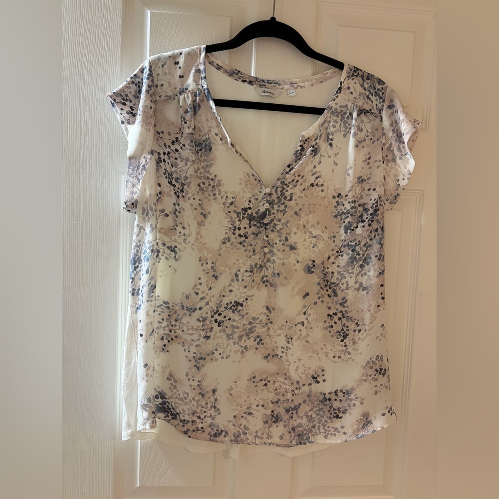 Beautiful sheer, Reitmans Blouse.